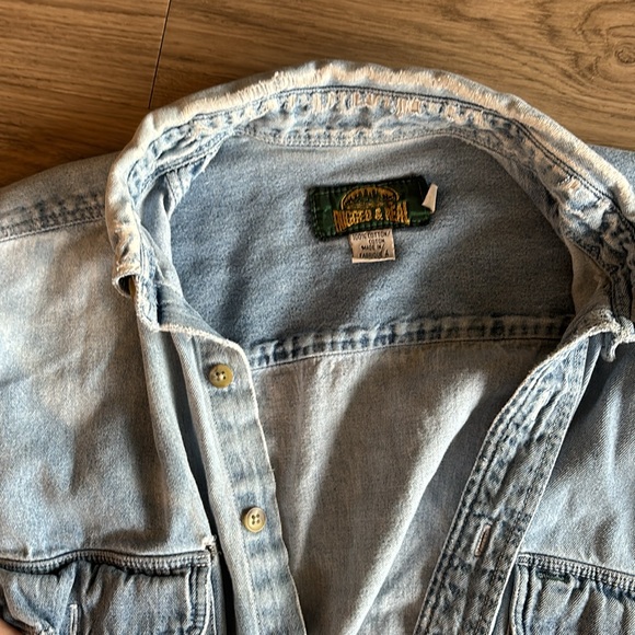 ☀️ 2/$15☀️ Rugged & Real Distressed Oversized Lightwash Jacket, 100% Cotton - Picture 3 of 5